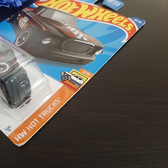 Hot Wheels '63 Studebaker Champ 2022 HW Hot Trucks Diecast - Picture 6 of 11